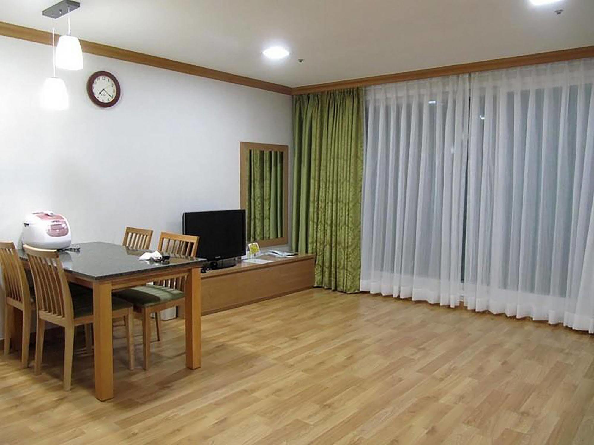 Yongpyong Resort - Tower Condo Pyeongchang Esterno foto
