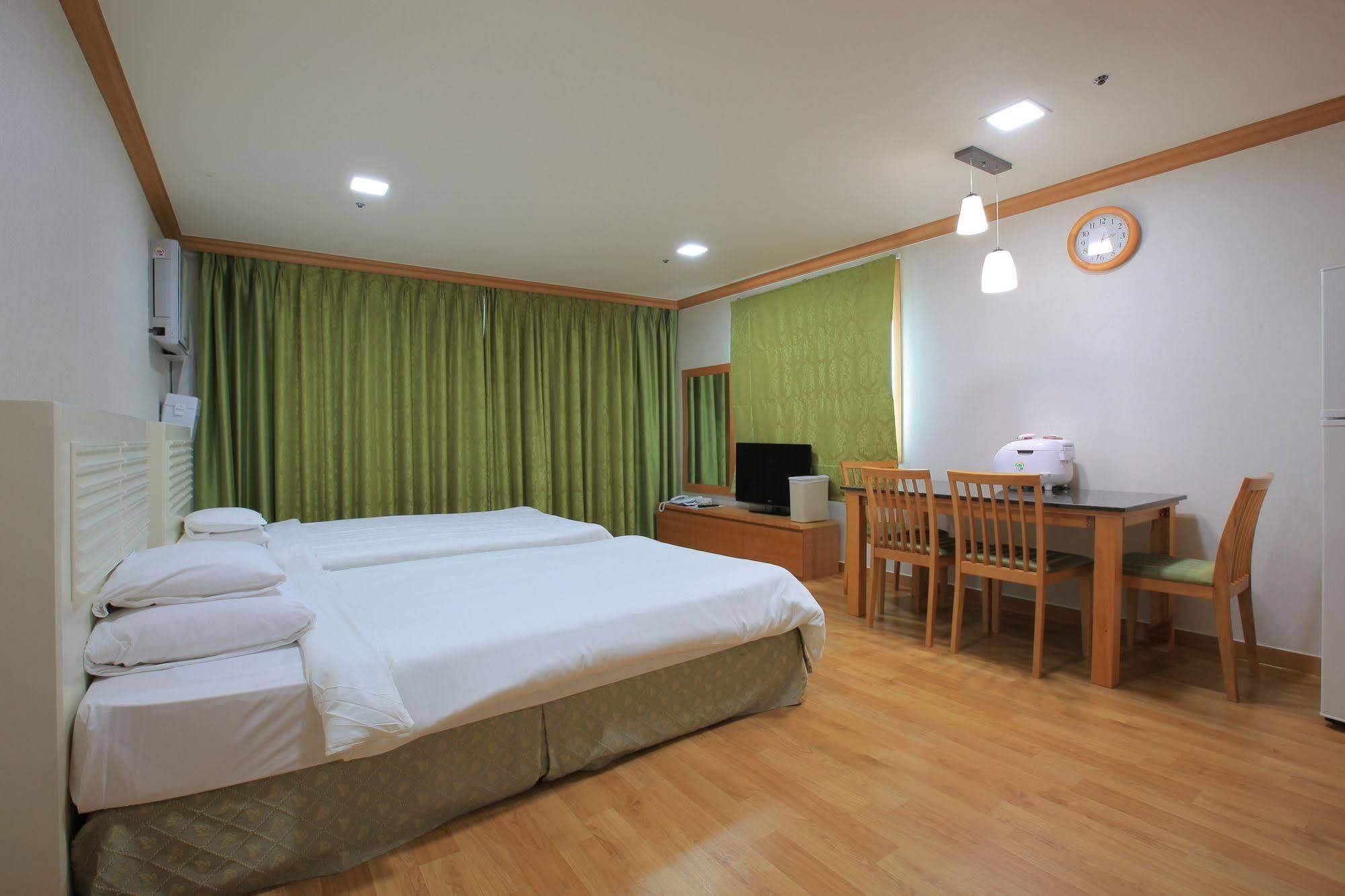 Yongpyong Resort - Tower Condo Pyeongchang Esterno foto