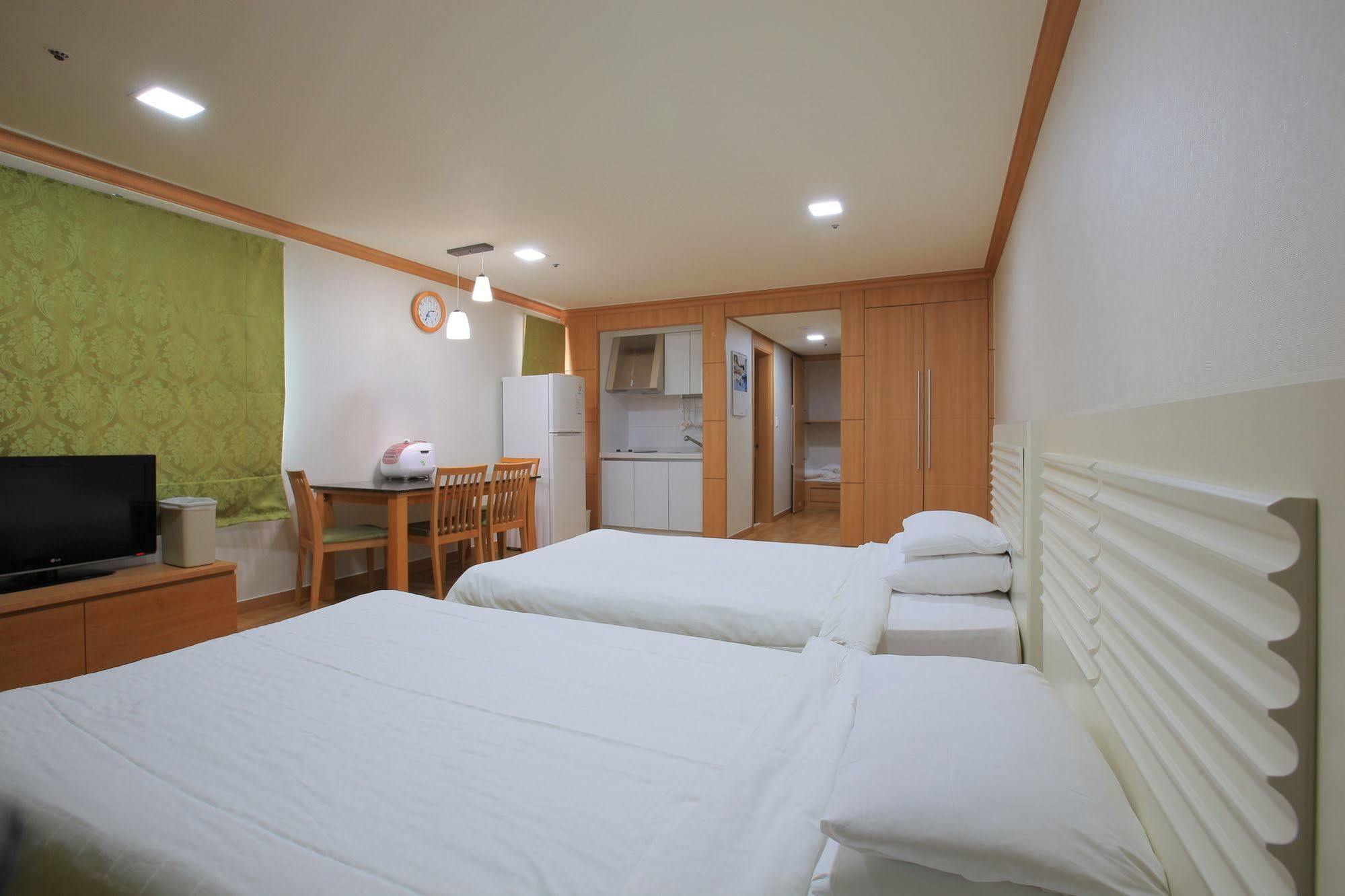 Yongpyong Resort - Tower Condo Pyeongchang Esterno foto